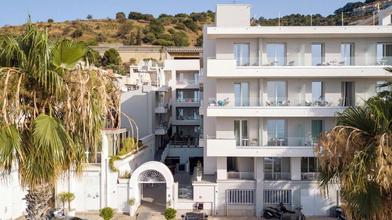 Albatros Beach Hotel Letojanni Esterno foto