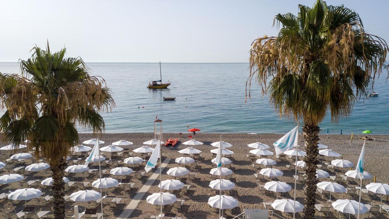 Albatros Beach Hotel Letojanni Esterno foto