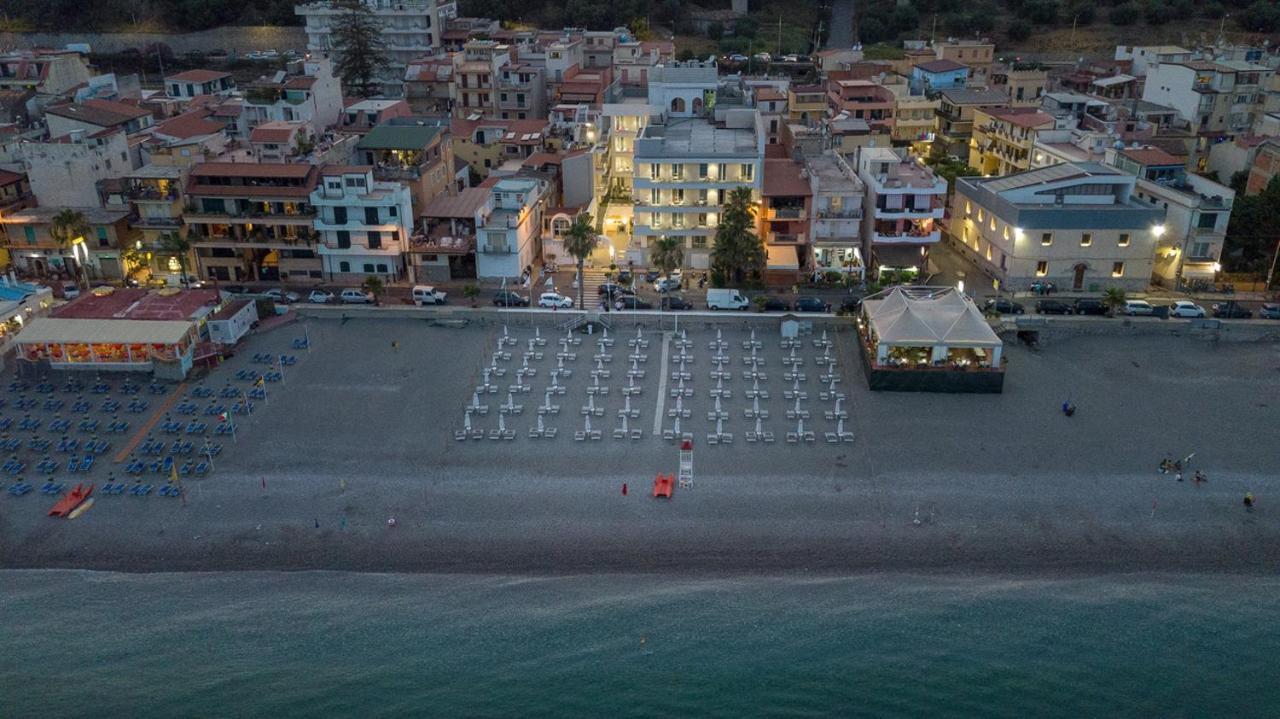 Albatros Beach Hotel Letojanni Esterno foto