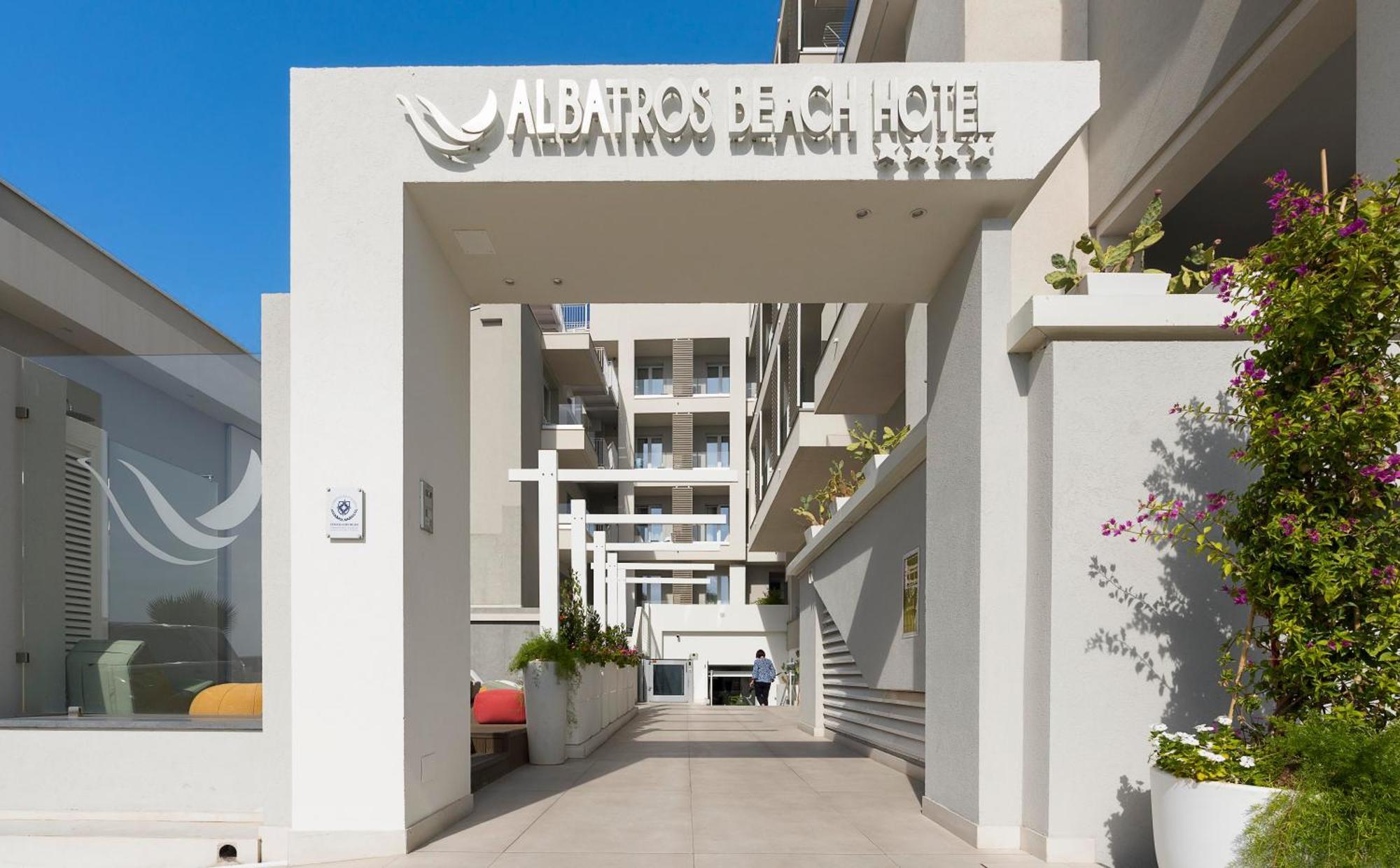 Albatros Beach Hotel Letojanni Esterno foto