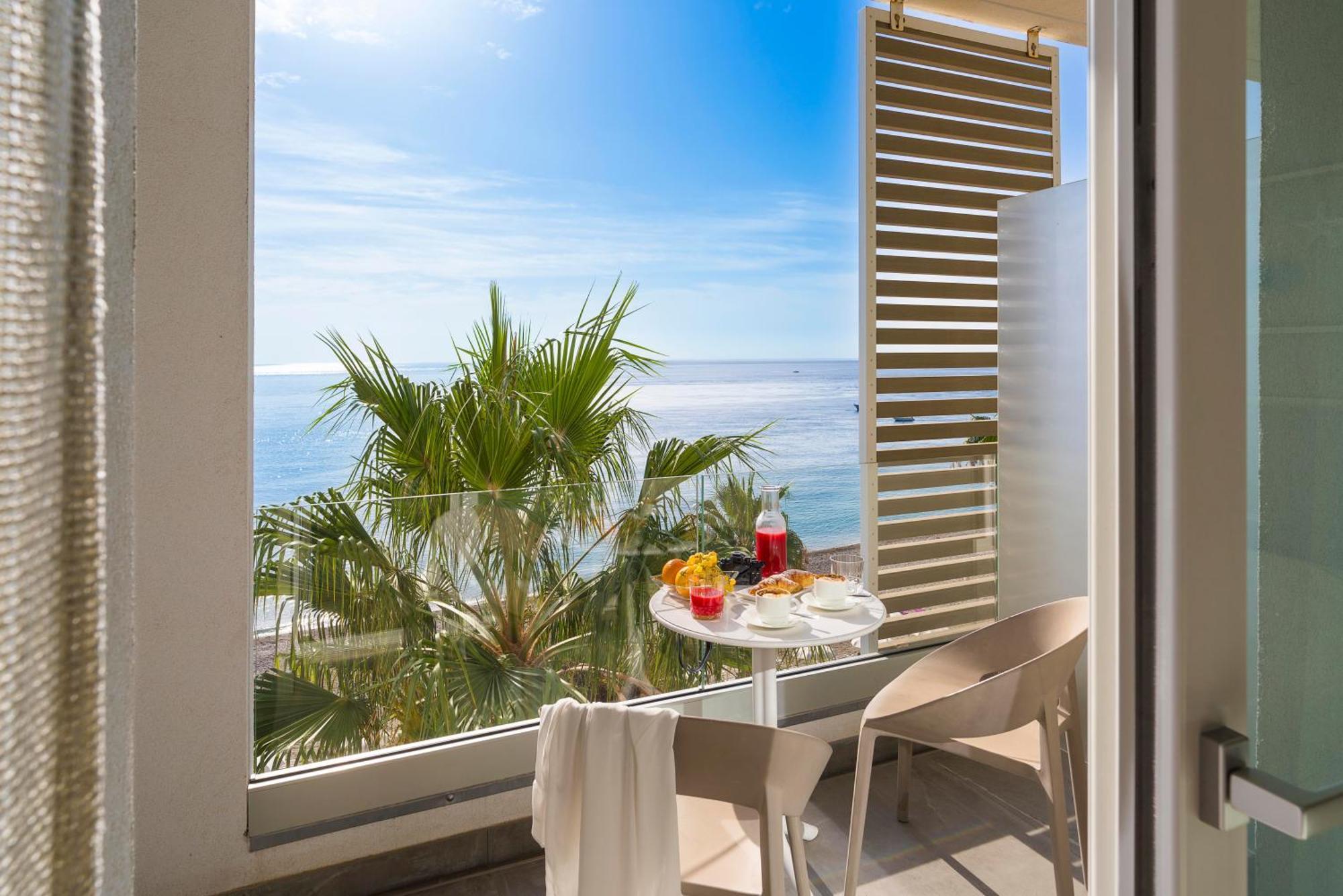 Albatros Beach Hotel Letojanni Esterno foto