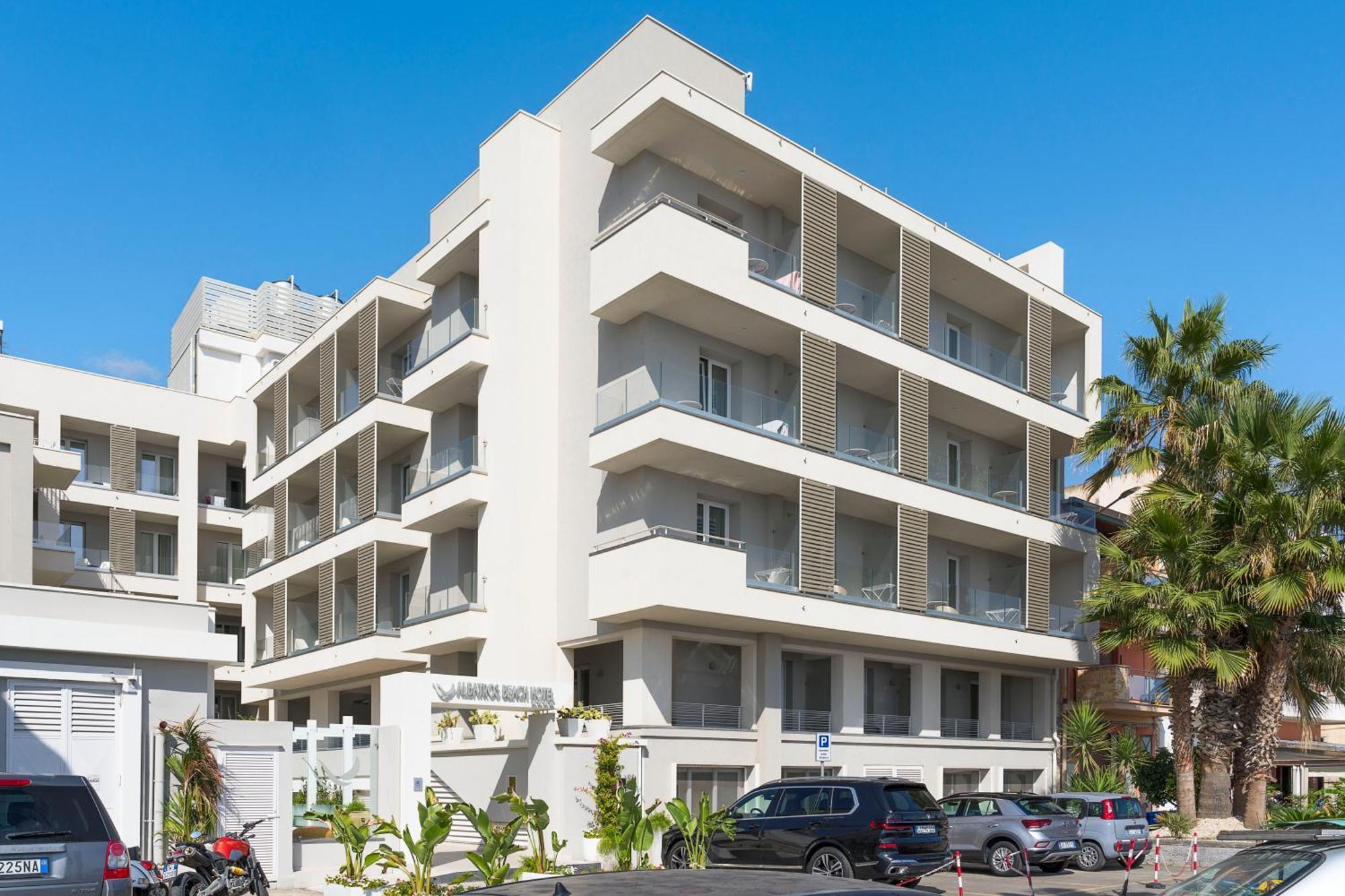 Albatros Beach Hotel Letojanni Esterno foto